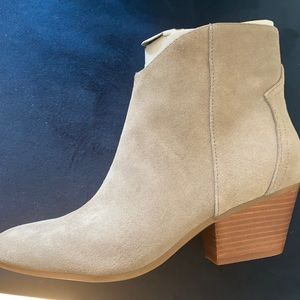 NWT Nine West Tristan gray/taupe suede booties women 8.5M